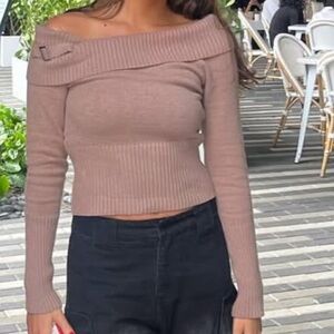 Tic Toc sweater 
Medium (fits like a small)